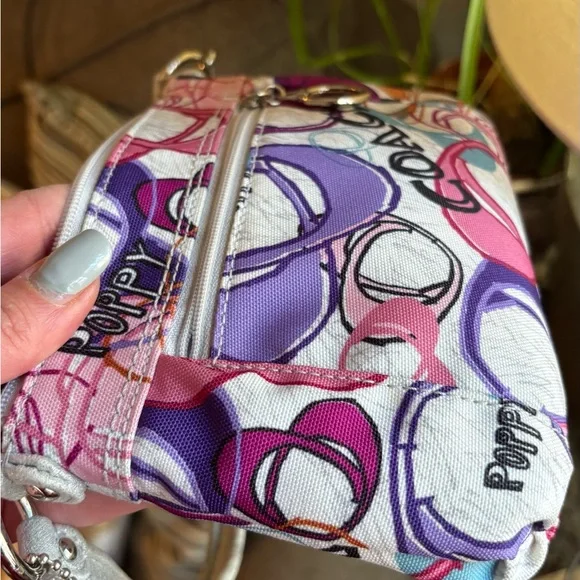 Authentic COACH 1941 POPPY shimmery Leather/thick Cotton zip closure wristlet - Picture 5 of 14